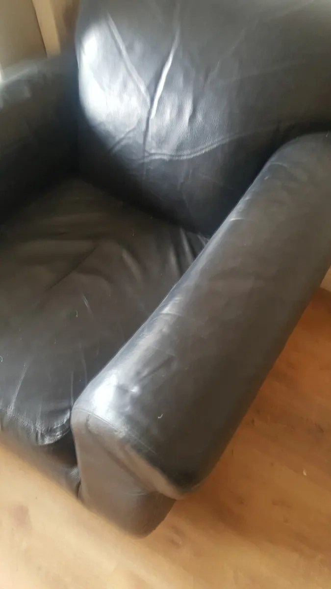 Armchair - Image 2