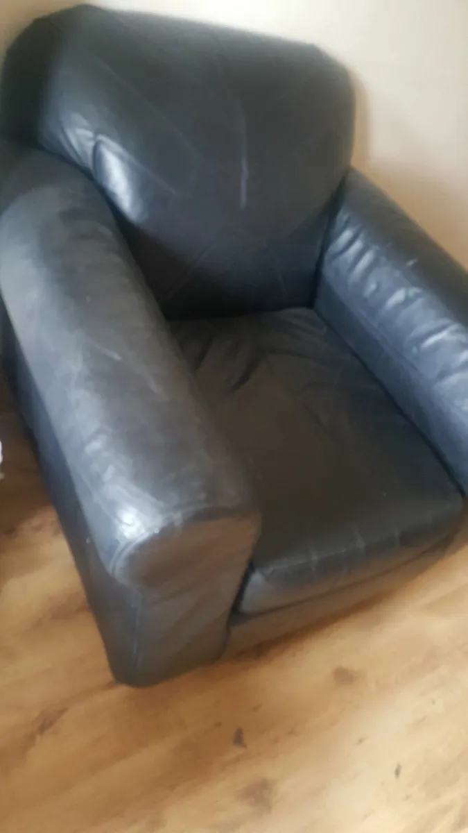 Armchair - Image 3