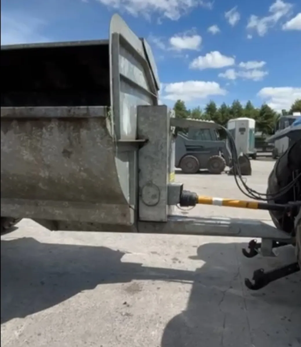 BELMAC 10YD GALV SPREADER - Image 4