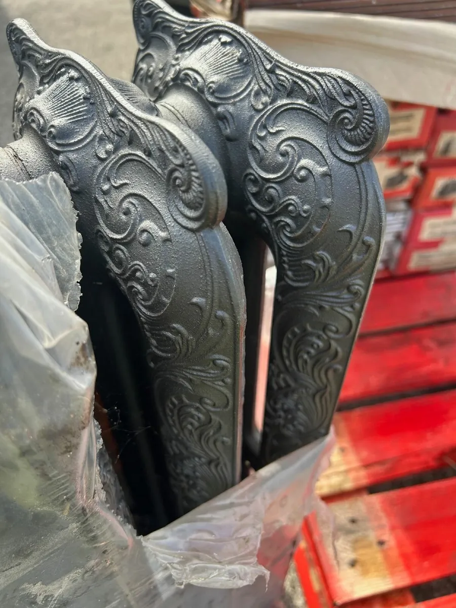 French Made Cast Iron Radiator - Image 4