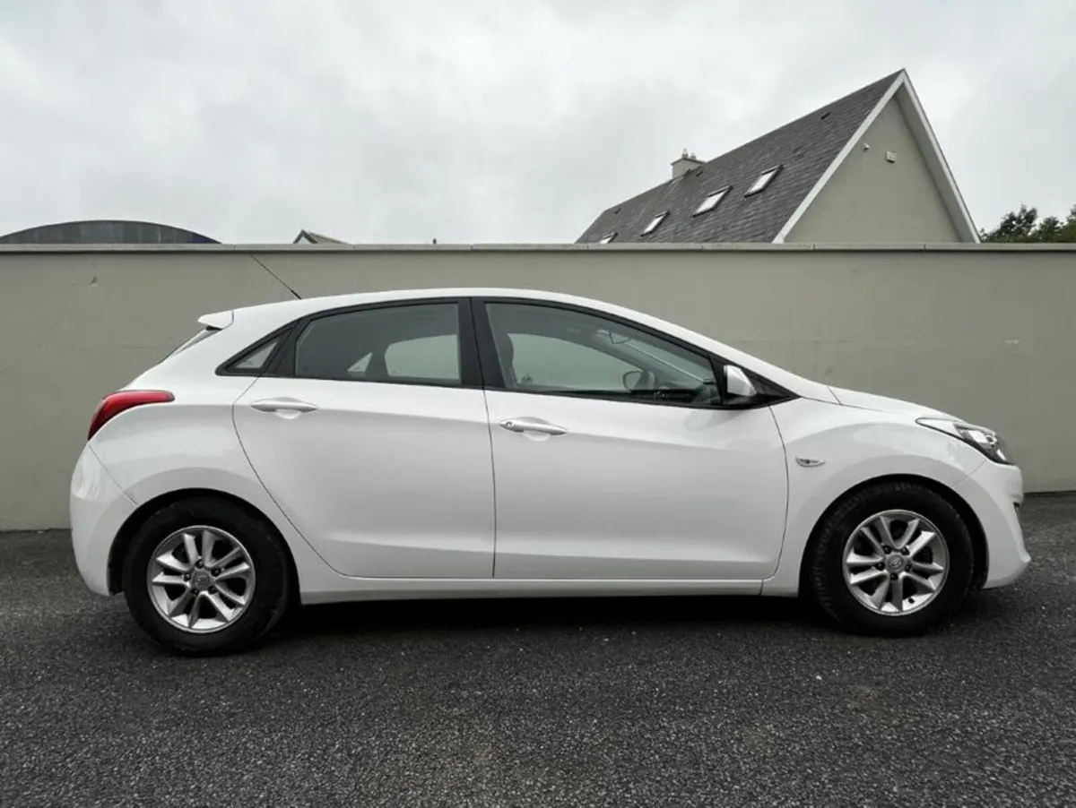 Hyundai i30 2012 - Image 2