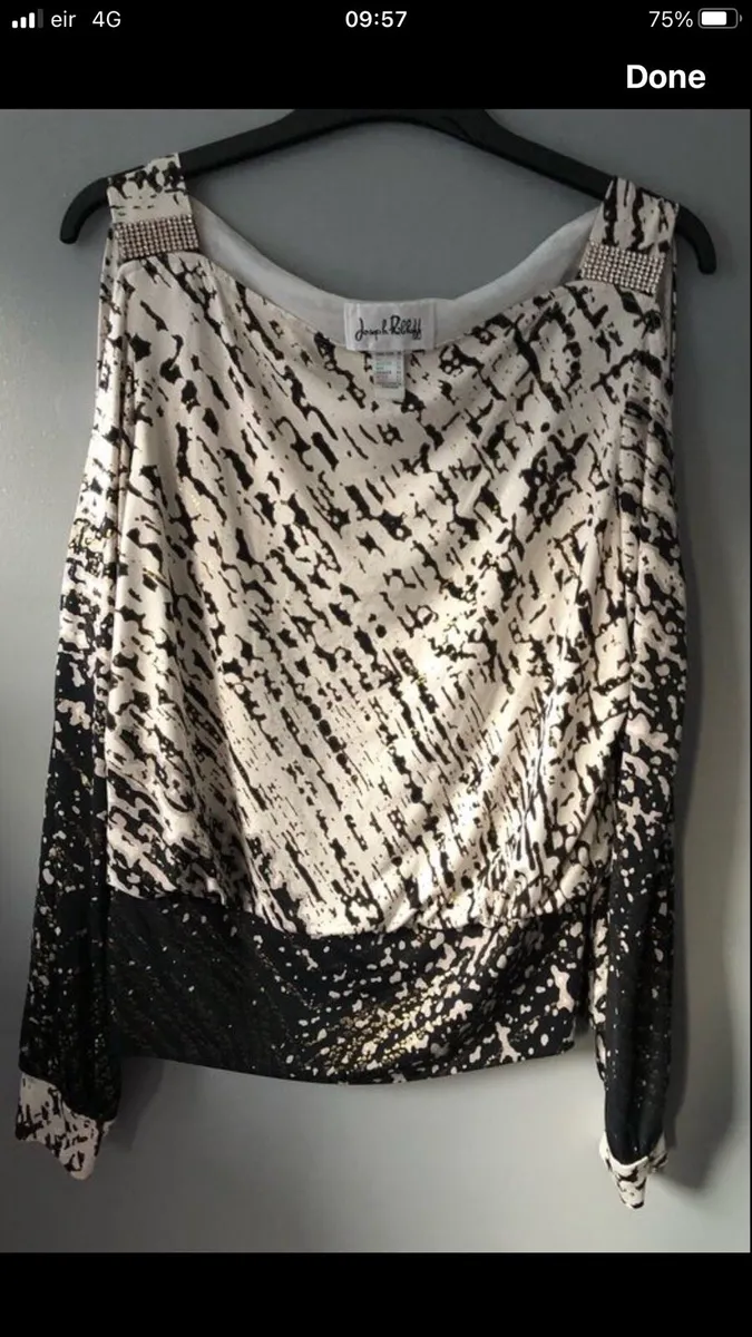Ladies stunning designer top size 12 €15 - Image 1