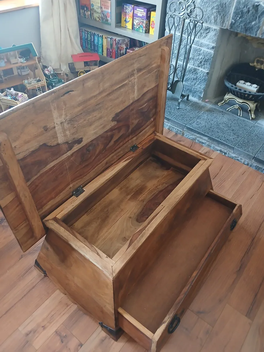 Coffee table with storage - Image 3