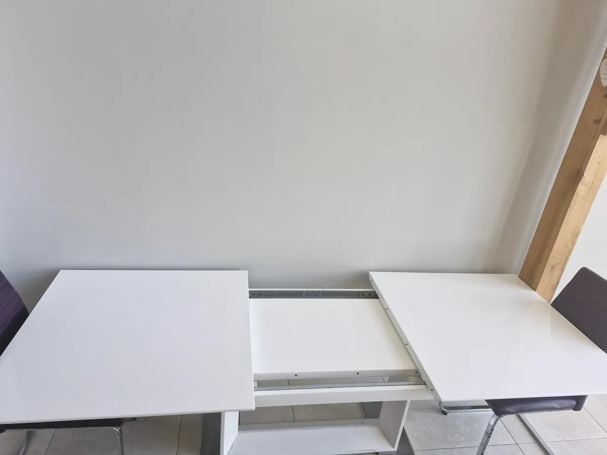 White Gloss Dining table & 6 leather chairs - Image 3