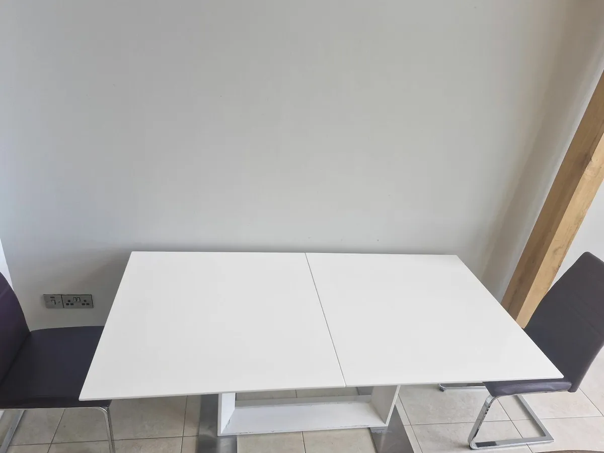 White Gloss Dining table & 6 leather chairs - Image 2