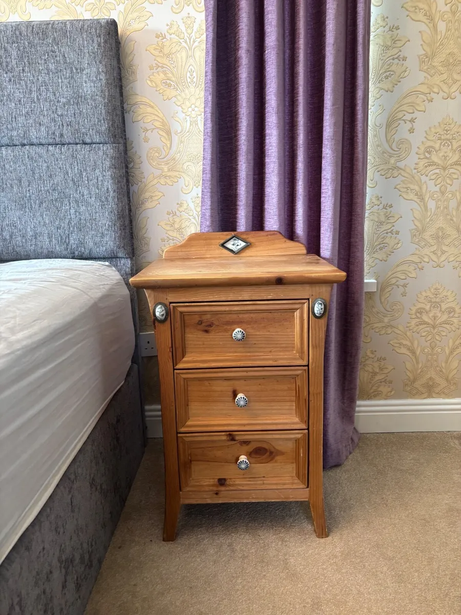Wooden chest of drawers with mirror and lockers - Image 2