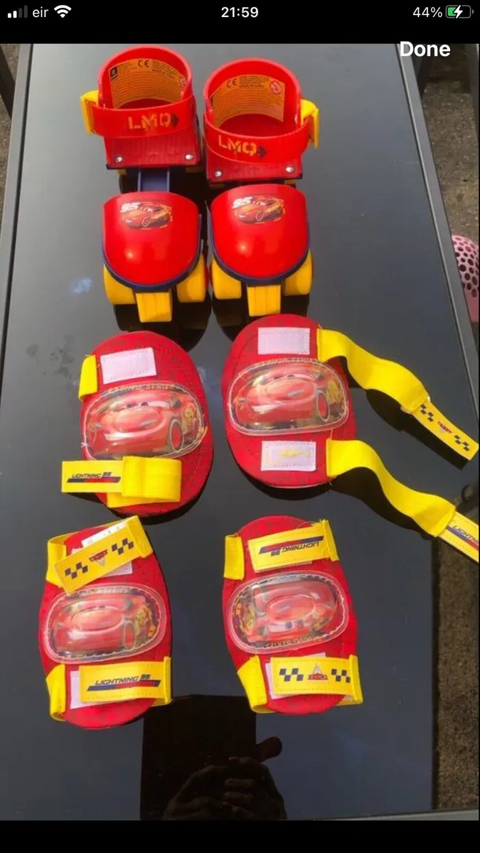 Child’s new skates €10 - Image 2
