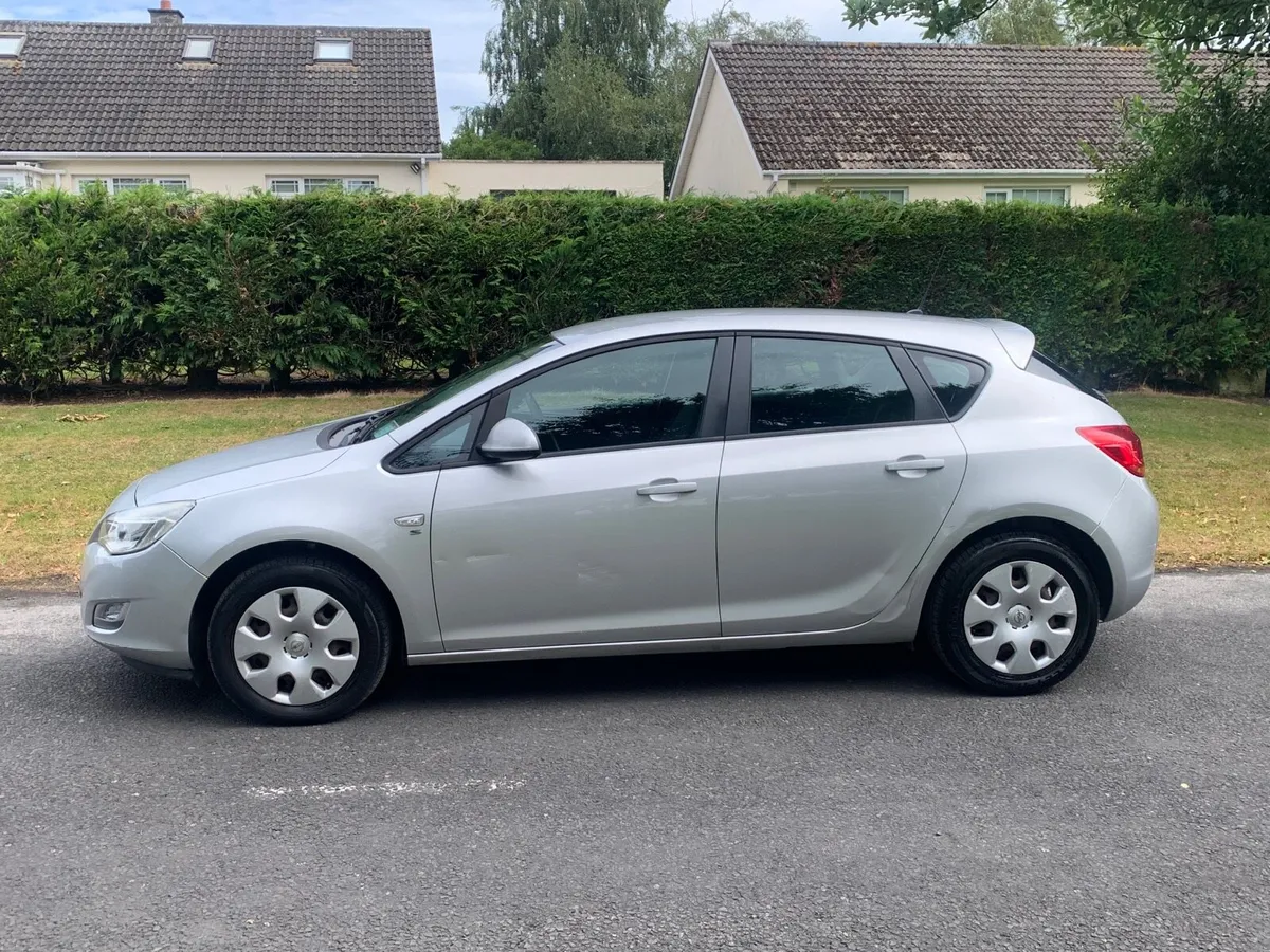 Opel Astra - Image 2