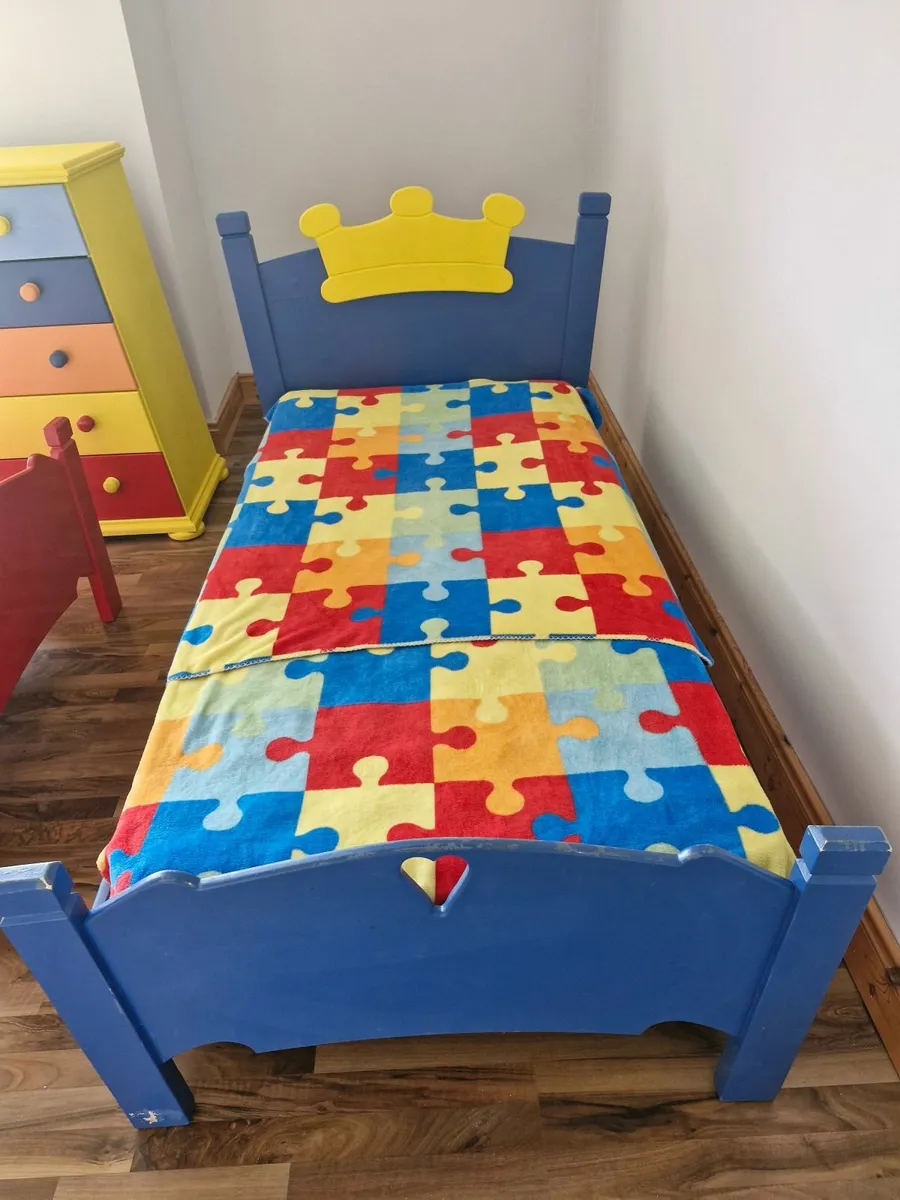 Bedroom furniture - Image 2