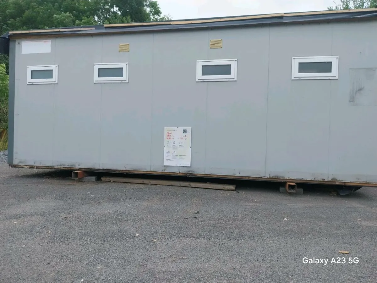 Double toilet block unit - Image 2