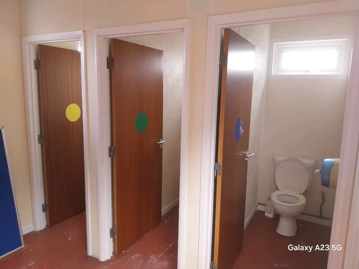 Double toilet block unit - Image 3