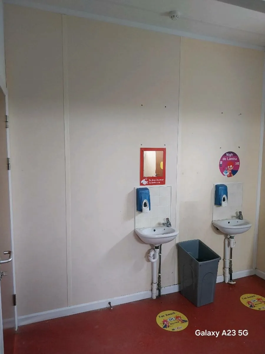 Double toilet block unit - Image 4