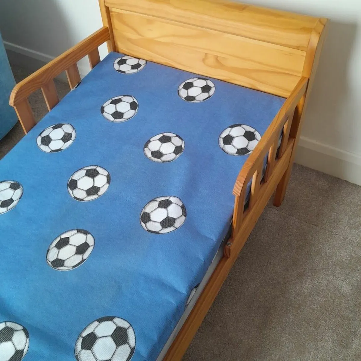 Single bed (small child) - Image 2