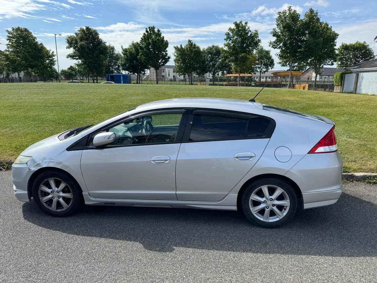 Car - Image 2