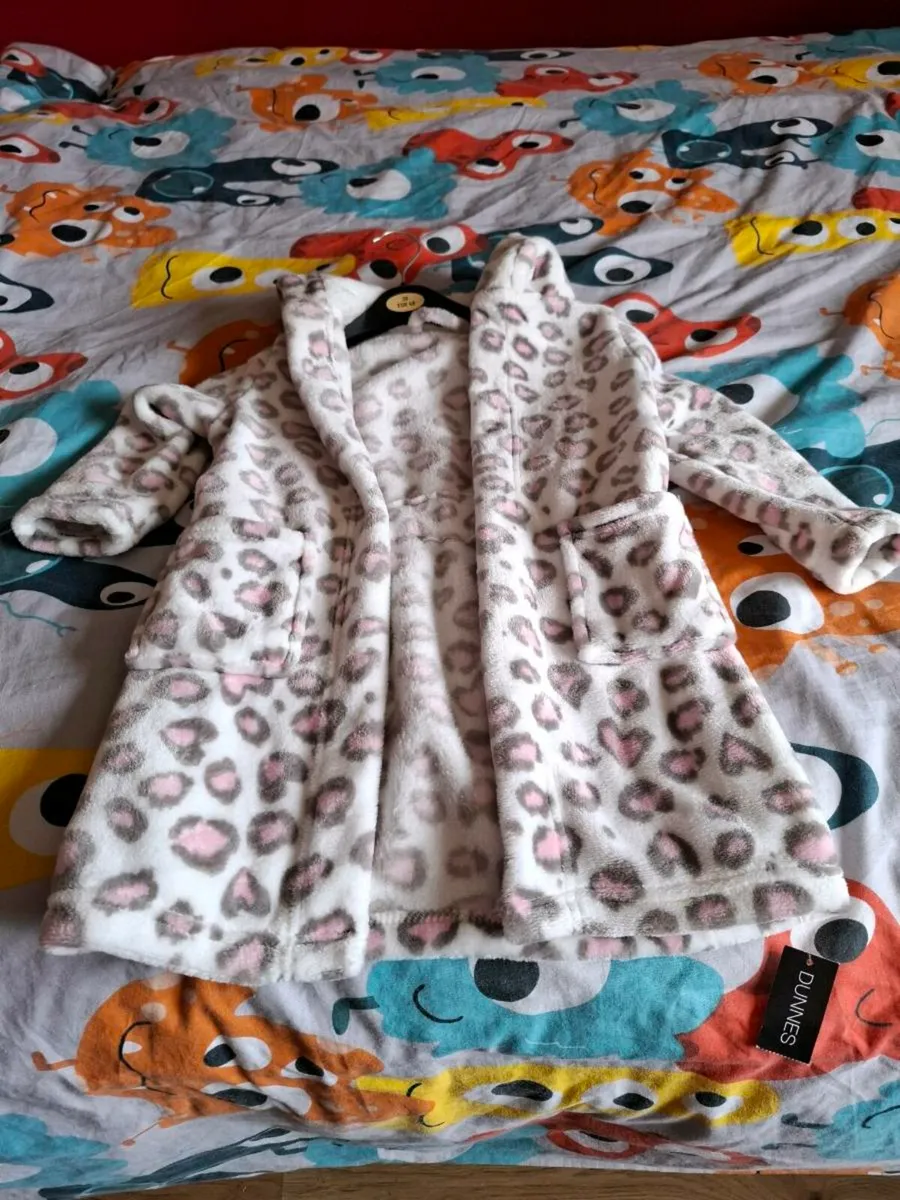 Clothes - Image 3