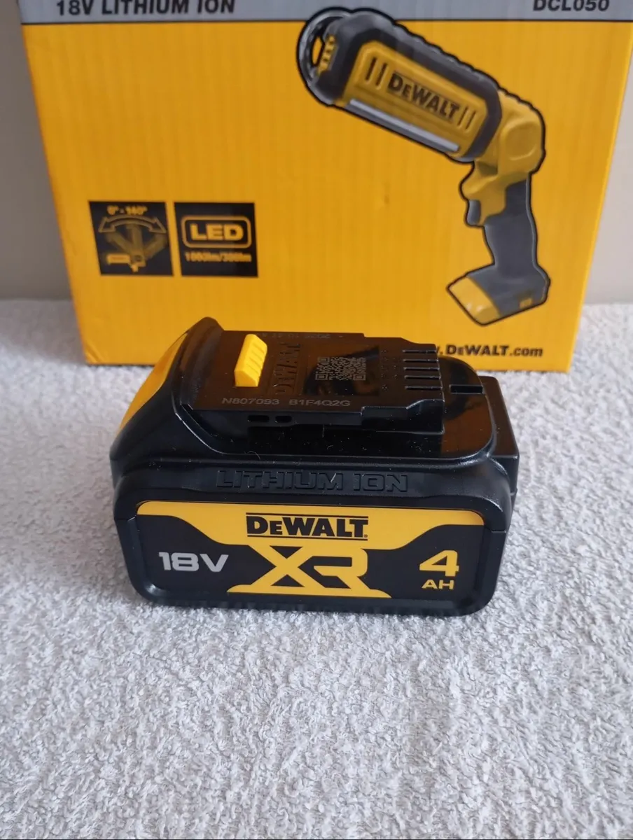 DeWalt LED Torch with 4ah Battery (New) - Image 3