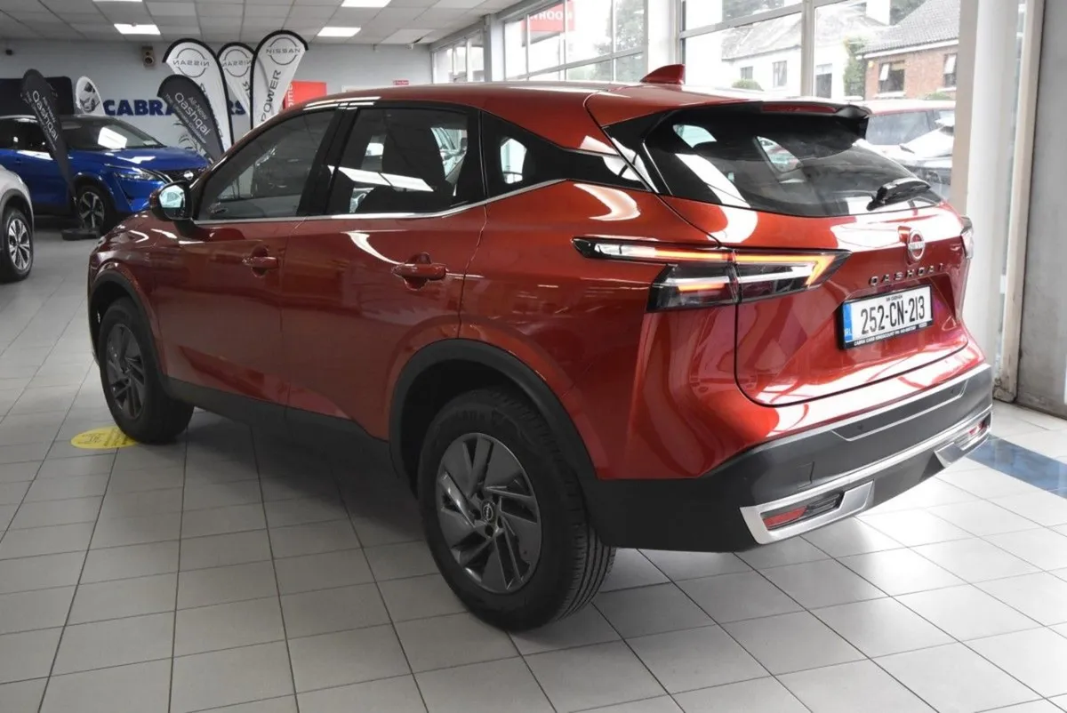 Nissan QASHQAI 1.3 Mild Hybrid SV Demo 0 - Image 2
