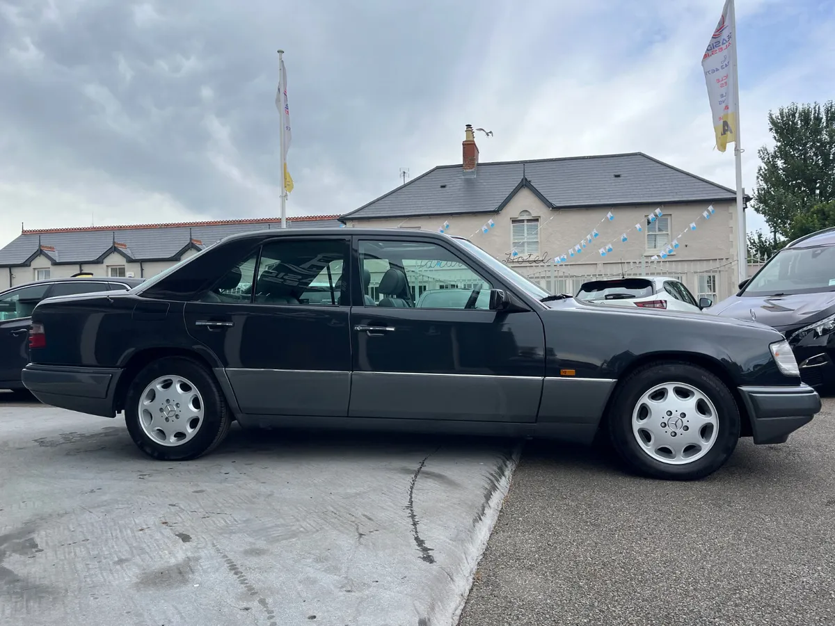1994 Mercedes Benz E280 - Image 4