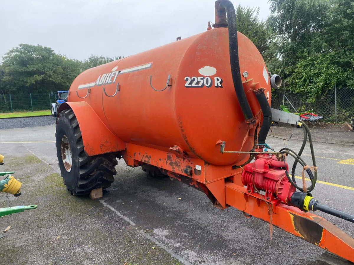 Abbey 2250 Tank - Image 1
