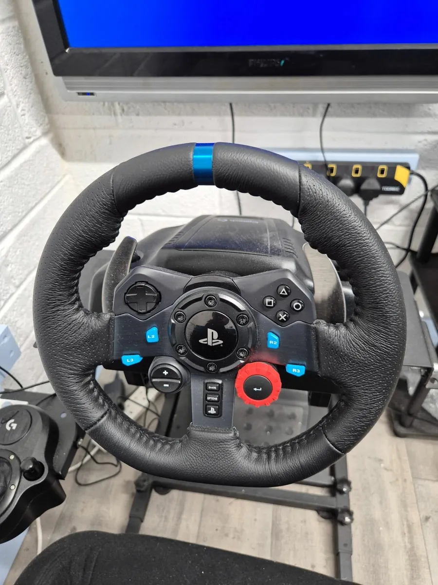 Racing Simulator Chair/Pedals/Gear Shift/PS4/TV - Image 2