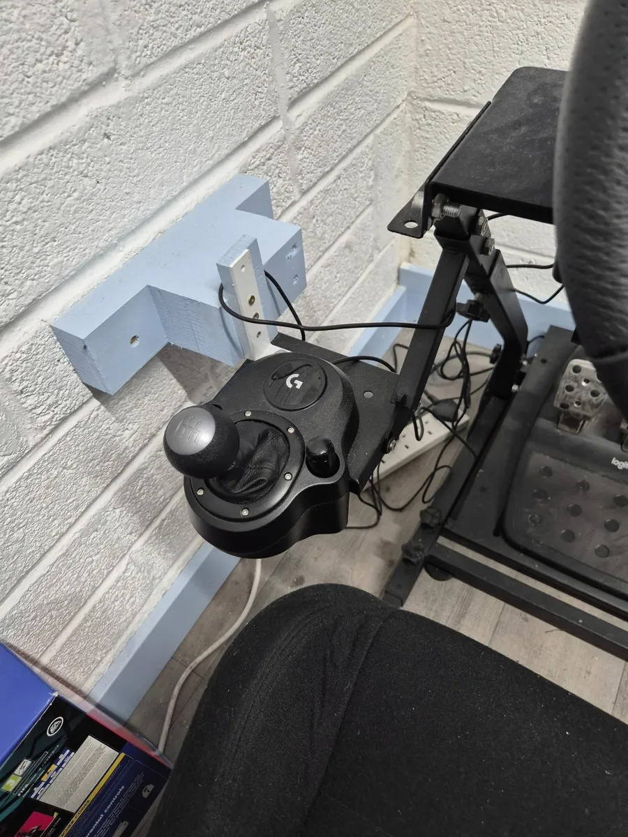 Racing Simulator Chair/Pedals/Gear Shift/PS4/TV - Image 3