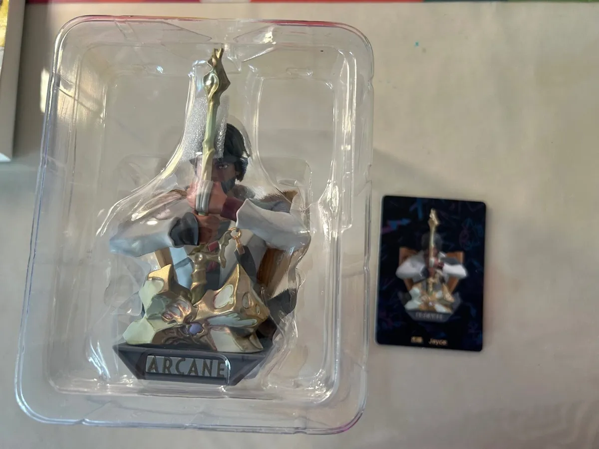 Jayce blind-box figure (opened) - Image 2