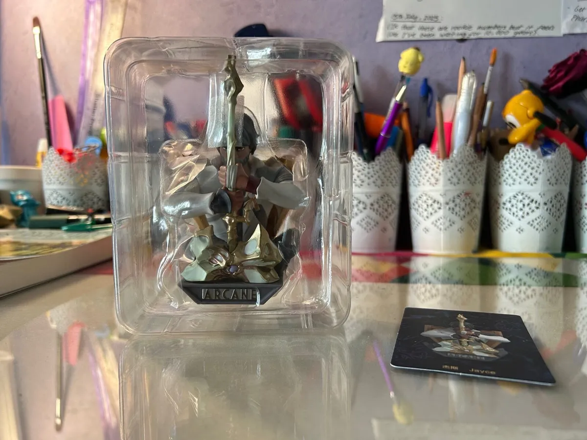 Jayce blind-box figure (opened) - Image 3