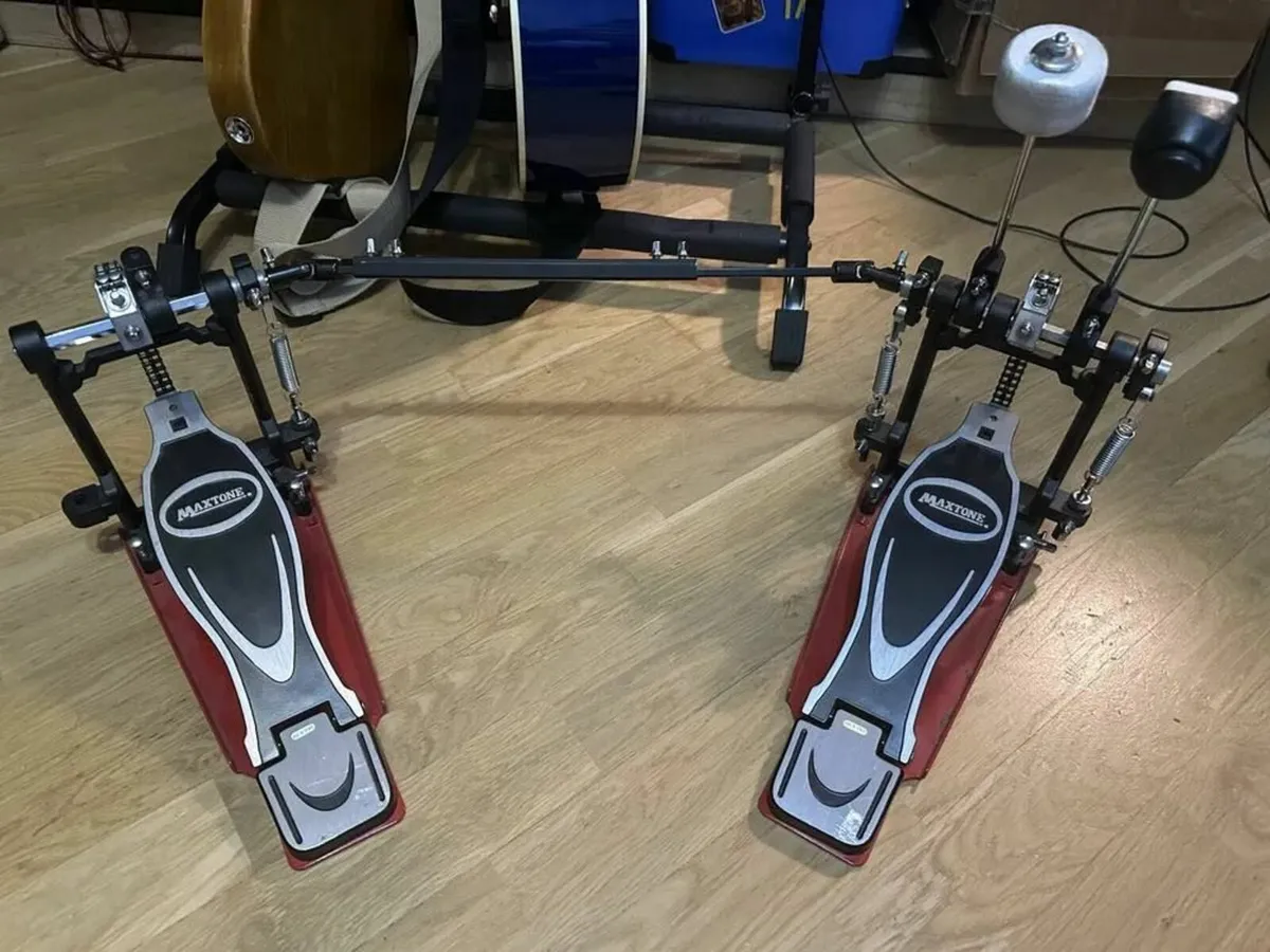 Double pedal (cardan) for bass drum MAXTONE DP2021 - Image 1