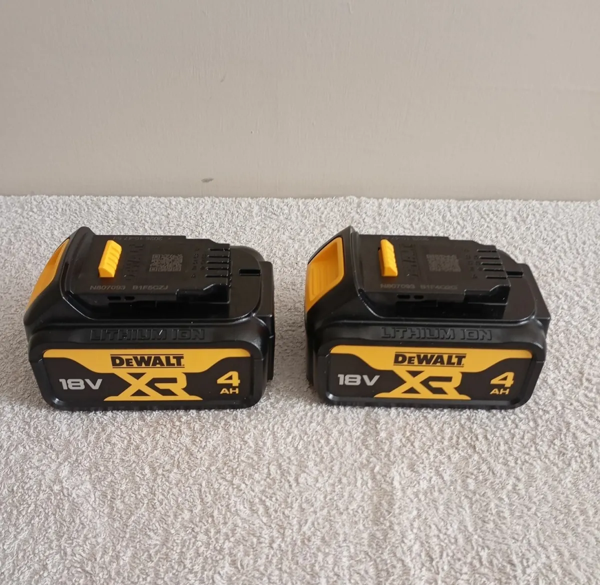 DeWalt Dual Charger and 4ah Batteries (New) - Image 3