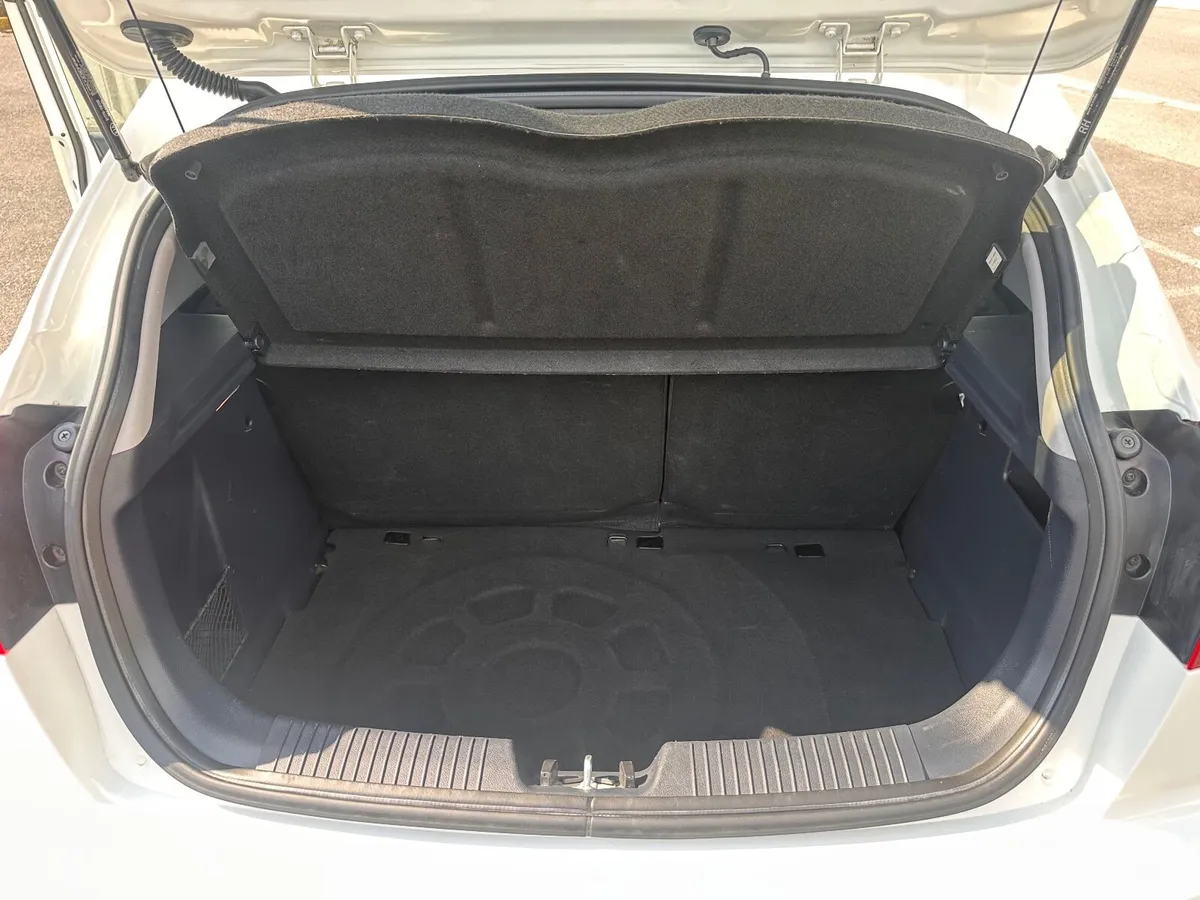 Kia Rio 2015 low miles - Image 2