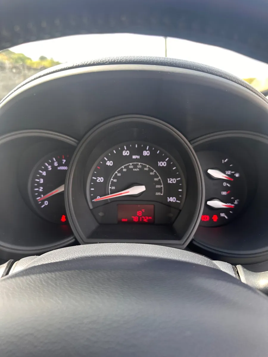 Kia Rio 2015 low miles - Image 4