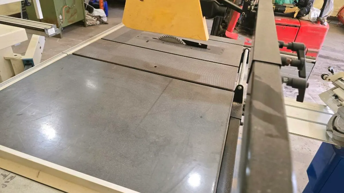 Table saw 220volt - Image 4