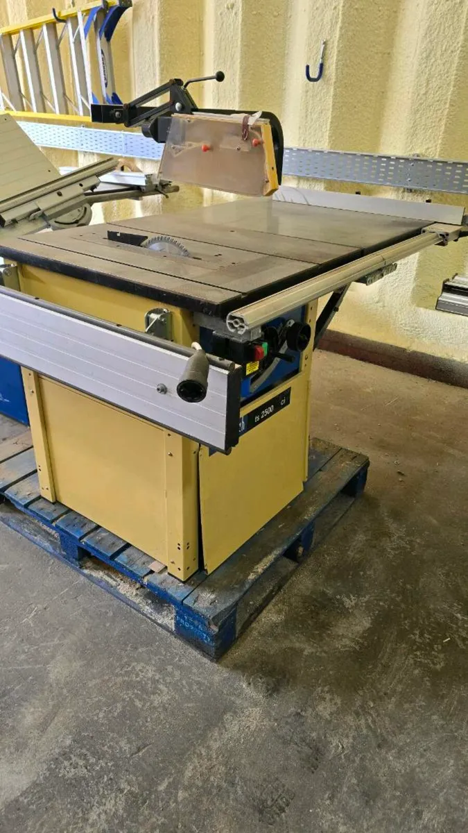 Table saw 220volt - Image 1