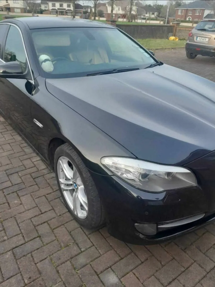 BMW 5-Series 2011 - Image 3