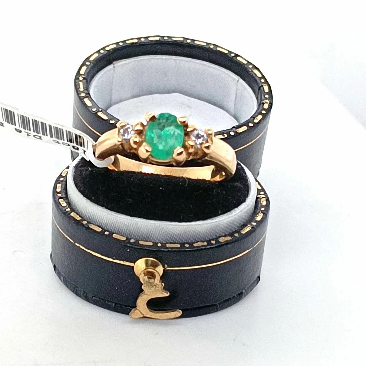 18k Yellow Gold Emerald & Diamond Ring - Image 2