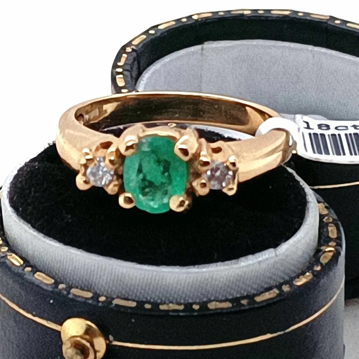 18k Yellow Gold Emerald & Diamond Ring - Image 3