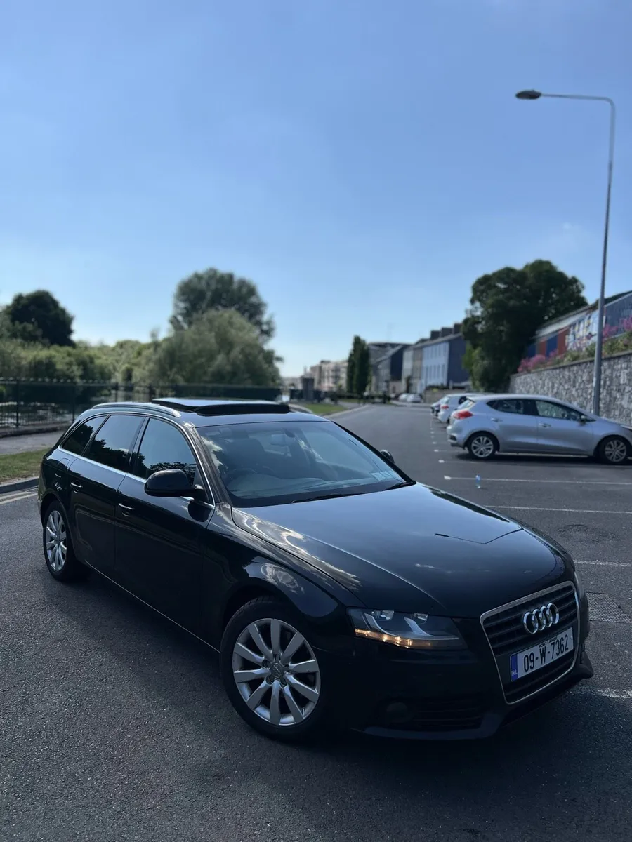 Audi A4 panoramic - Image 2