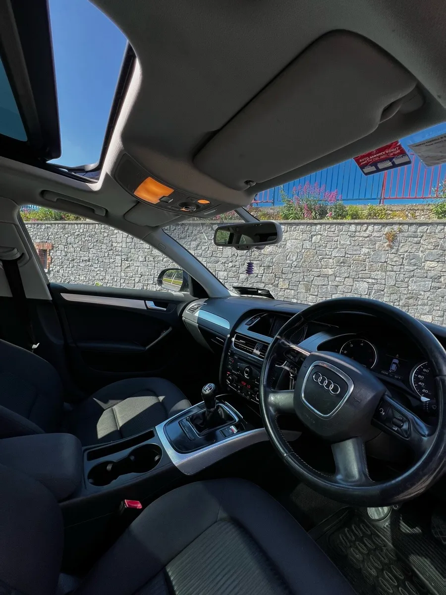 Audi A4 panoramic - Image 4