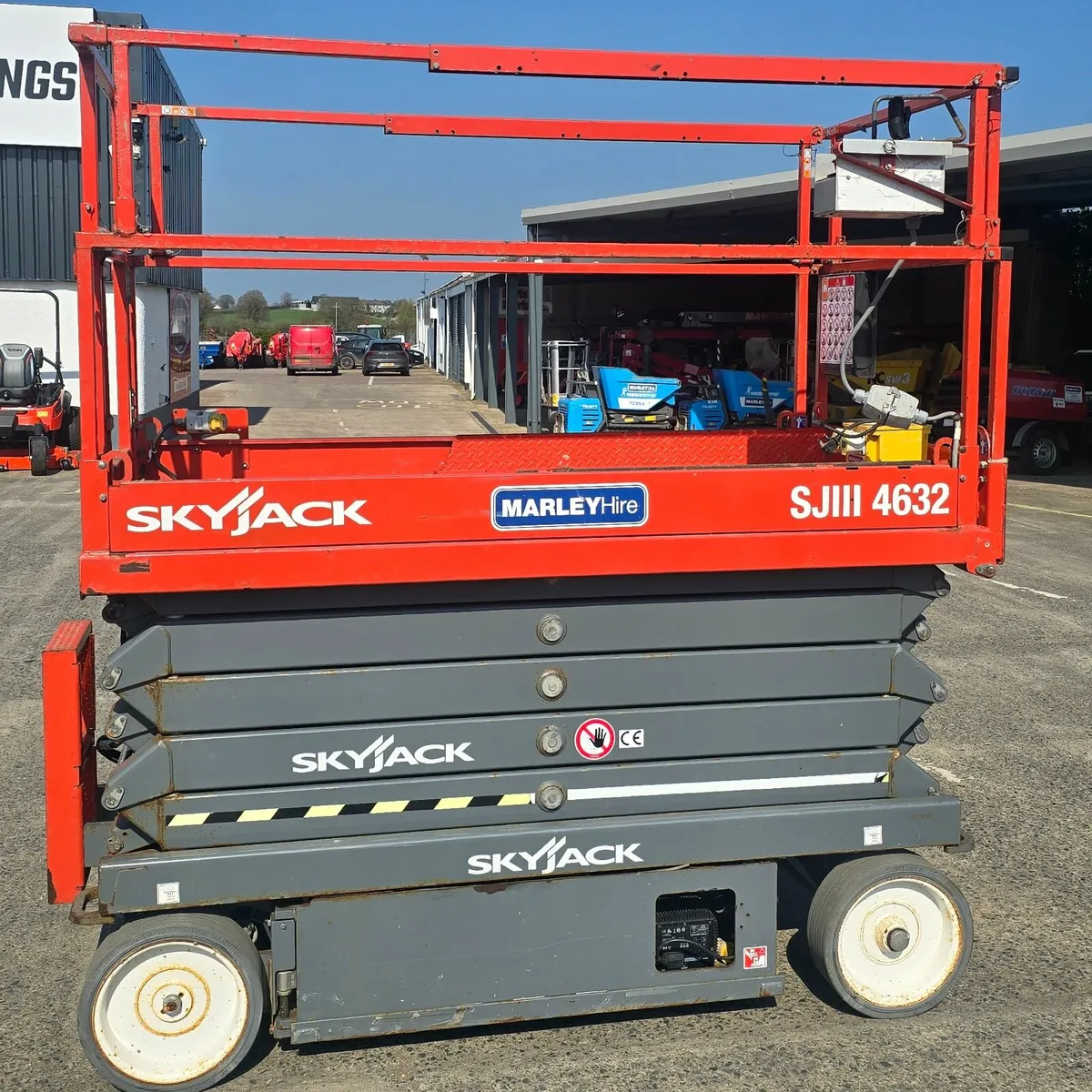 Skyjack 32 foot scissor Lift - Image 2