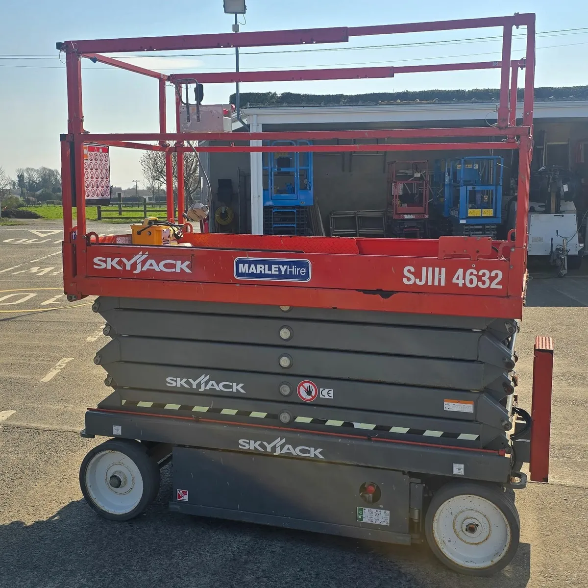 Skyjack 32 foot scissor Lift - Image 3