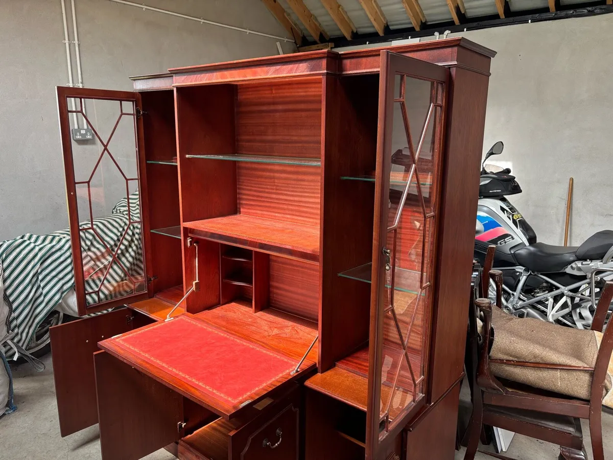 Display Cabinet - Image 1