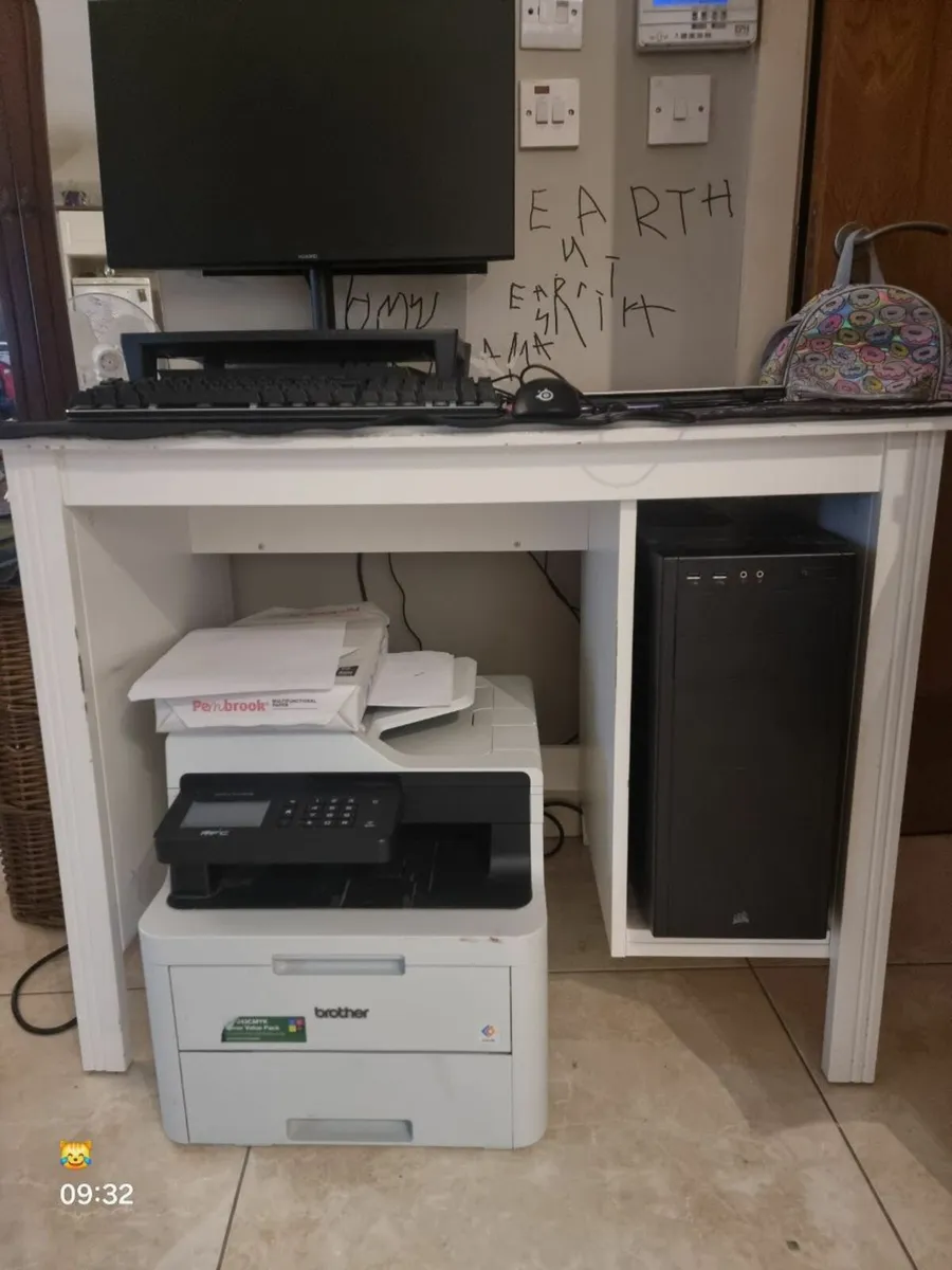 Gaming PC + Desk & Chair - Image 4