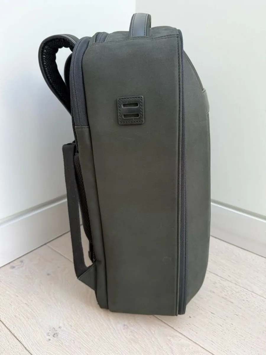 Like-New Carl Fredrick Travel Backpack - Image 3
