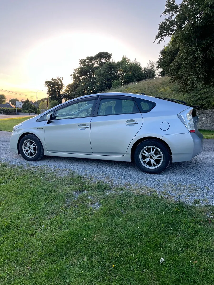 TOYOTA PRIUS 2011 - Image 4