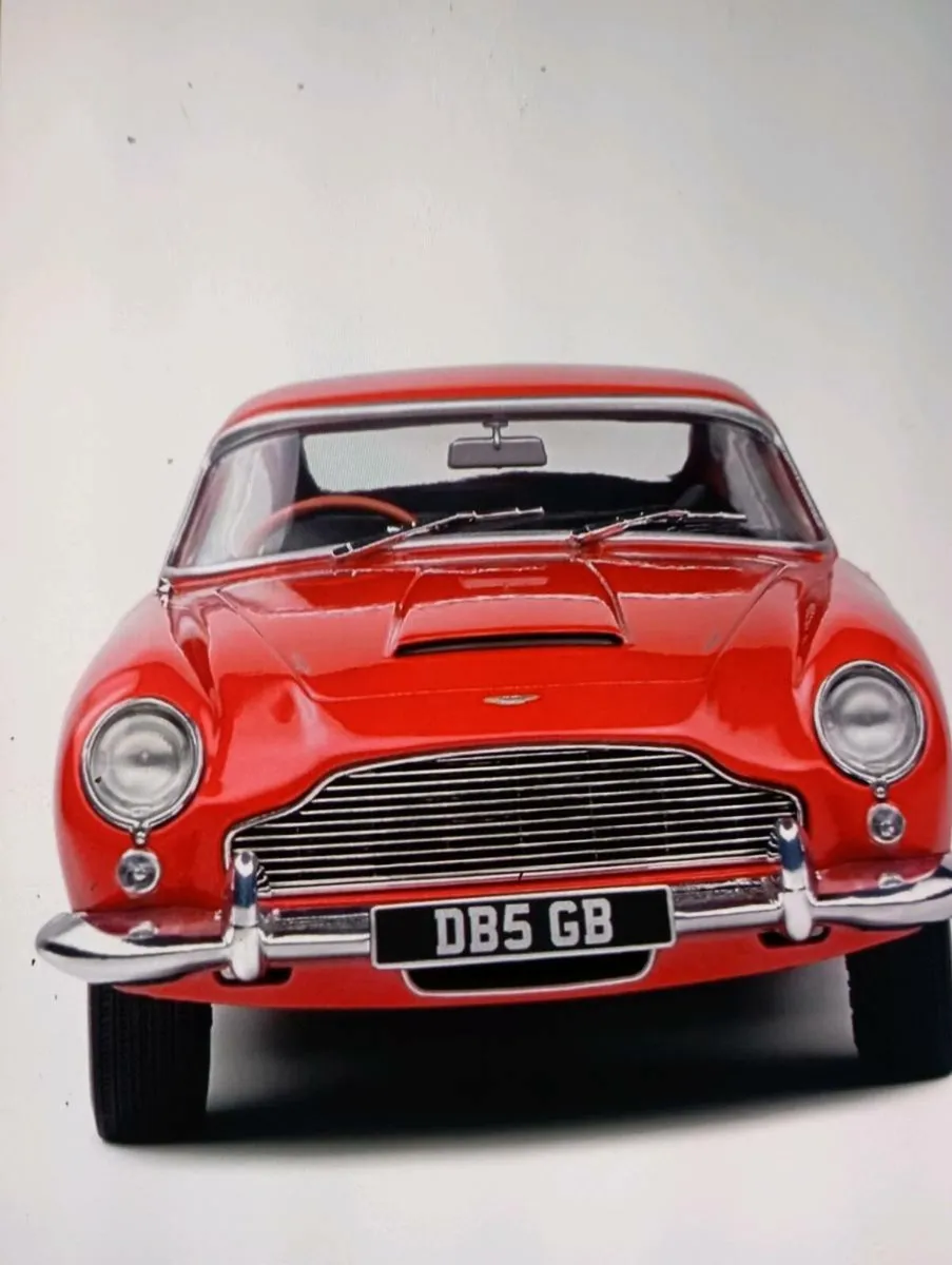 ASTON MARTIN DB5 1964 1-18 SCALE DIE-CAST MODLE - Image 3