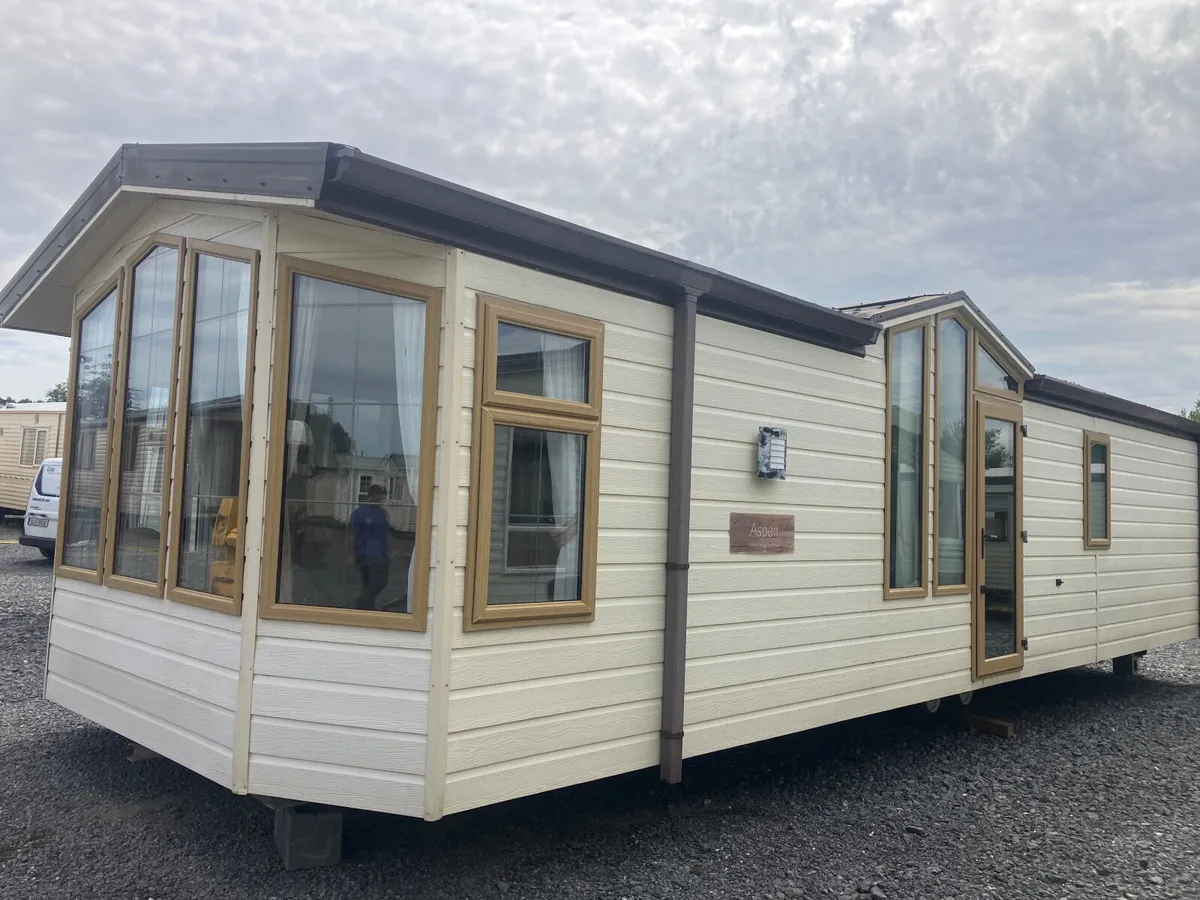 HOLY GOD. FABULOUS WILLERBY ASPEN 38X12. 2 BED - Image 1