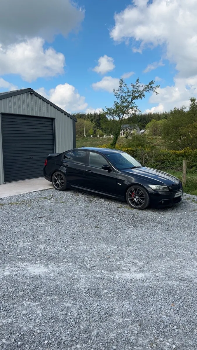 BMW 320D - Image 1