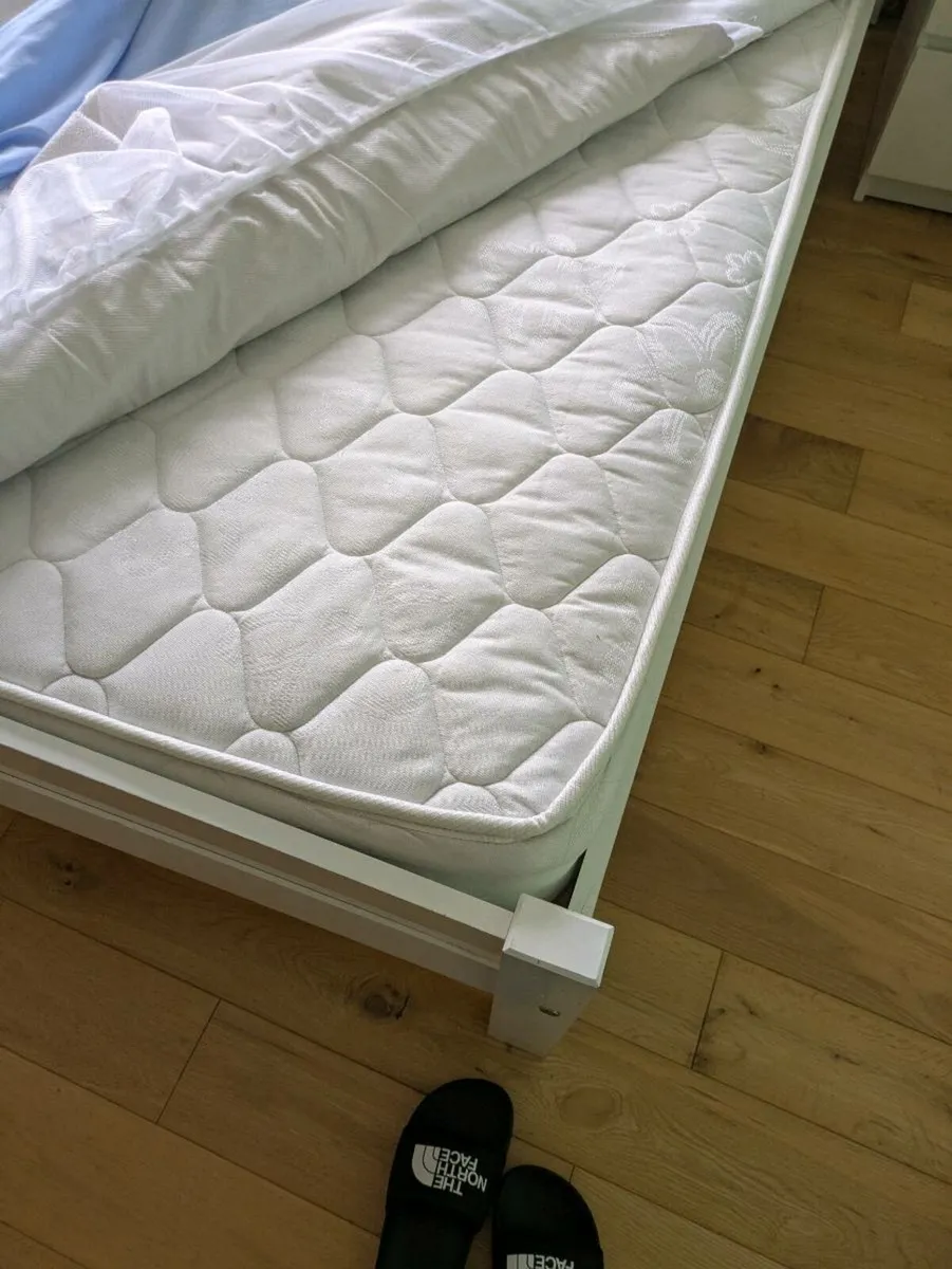 Bed - Image 2