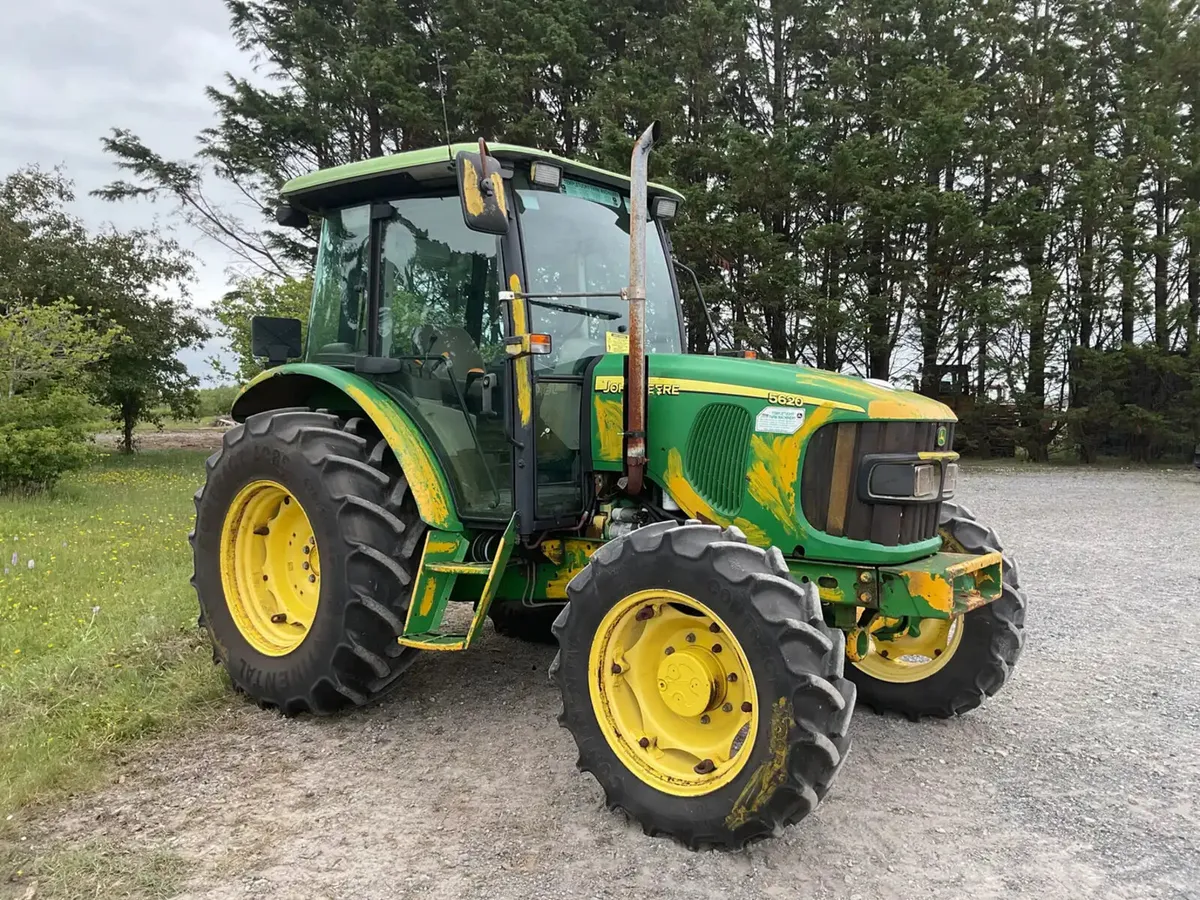 2005 John Deere 5620 4WD Tractor For Auction - Image 3