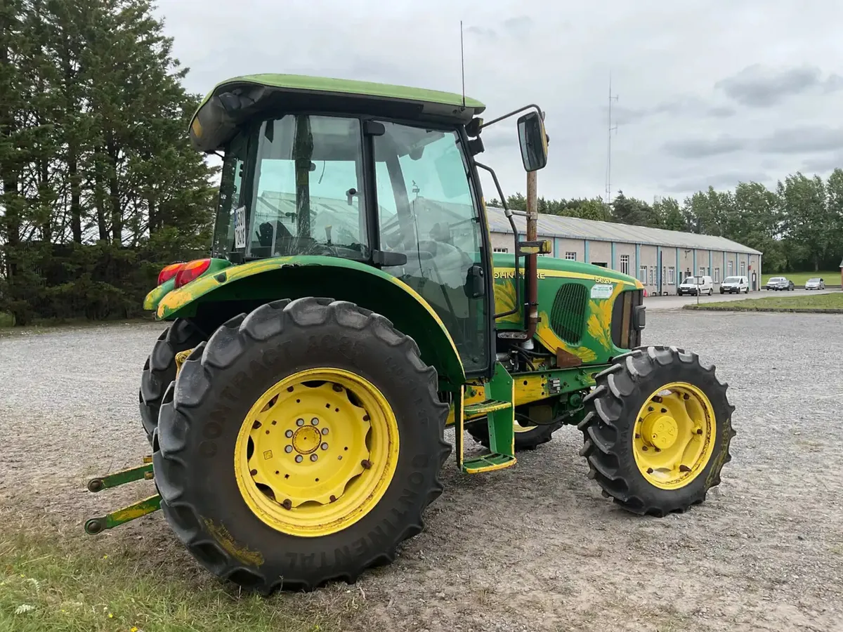 2005 John Deere 5620 4WD Tractor For Auction - Image 4